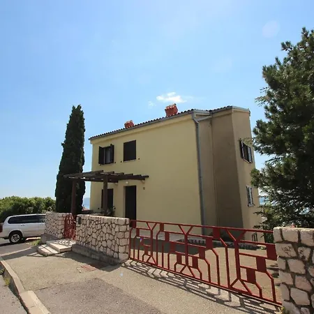 Apartment Fuer Zwei Erwachsene Und Zwei Novi Vinodolski